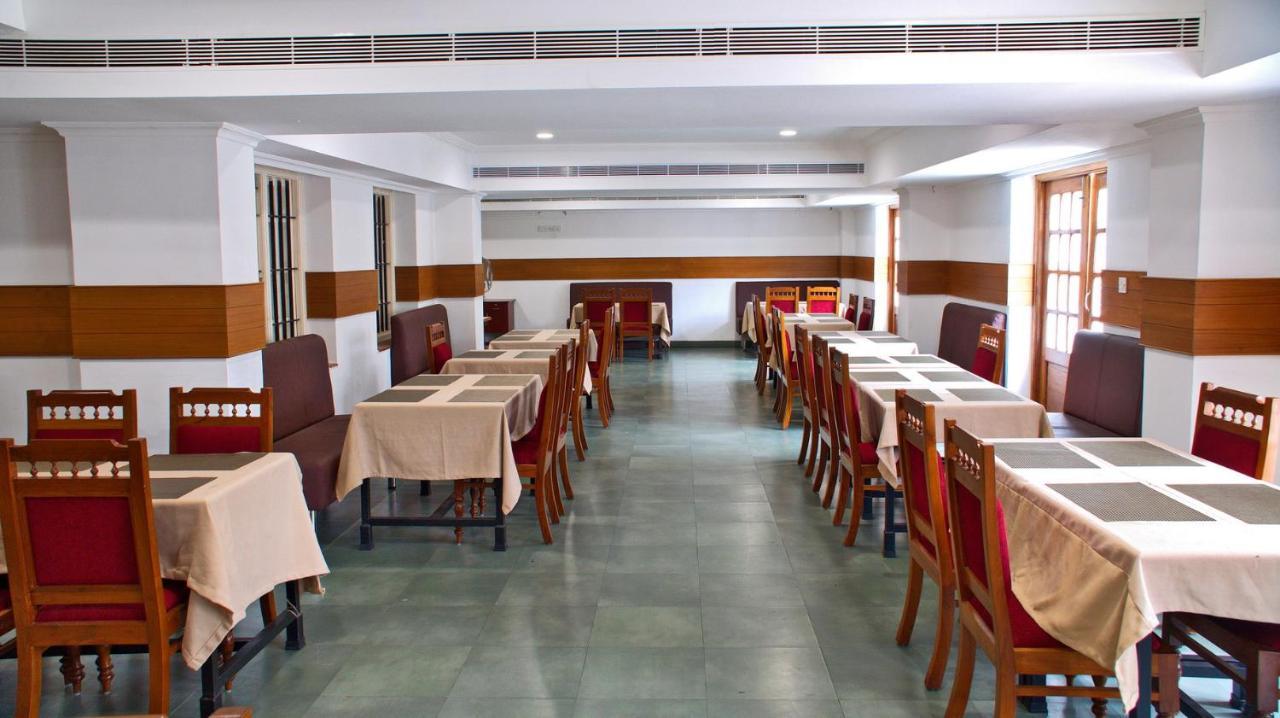 钦奈 Malayalee Club酒店 外观 照片